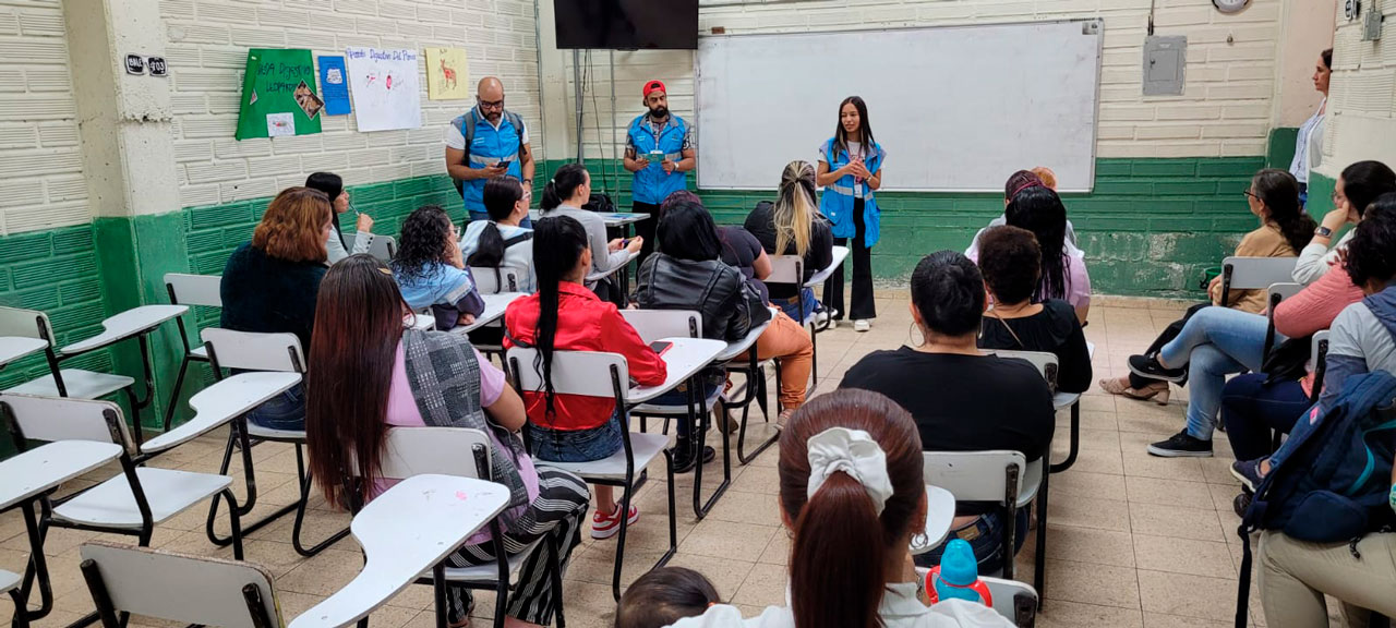 Saliente sec. de Educación de Medellín declaró situación de riesgo educativo, ¿por qué?