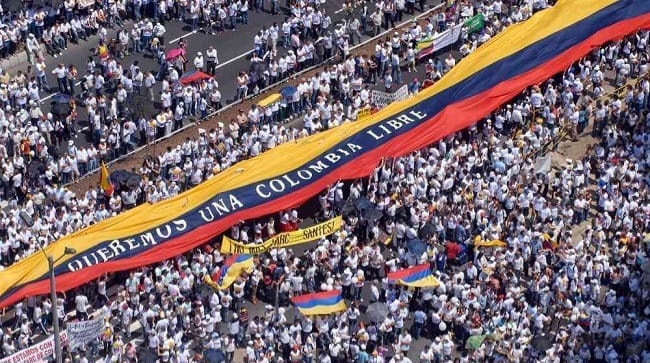 Colombia-marcha-en-contra-del-Gobierno-Petro.jpeg