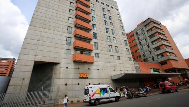 Tremenda rumba armaron en el Hospital General de Medellín por salida del gerente