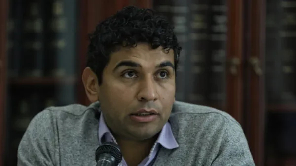 Escándalo de David Racero: contratos sin prestaciones, menos del mínimo y largas jornadas