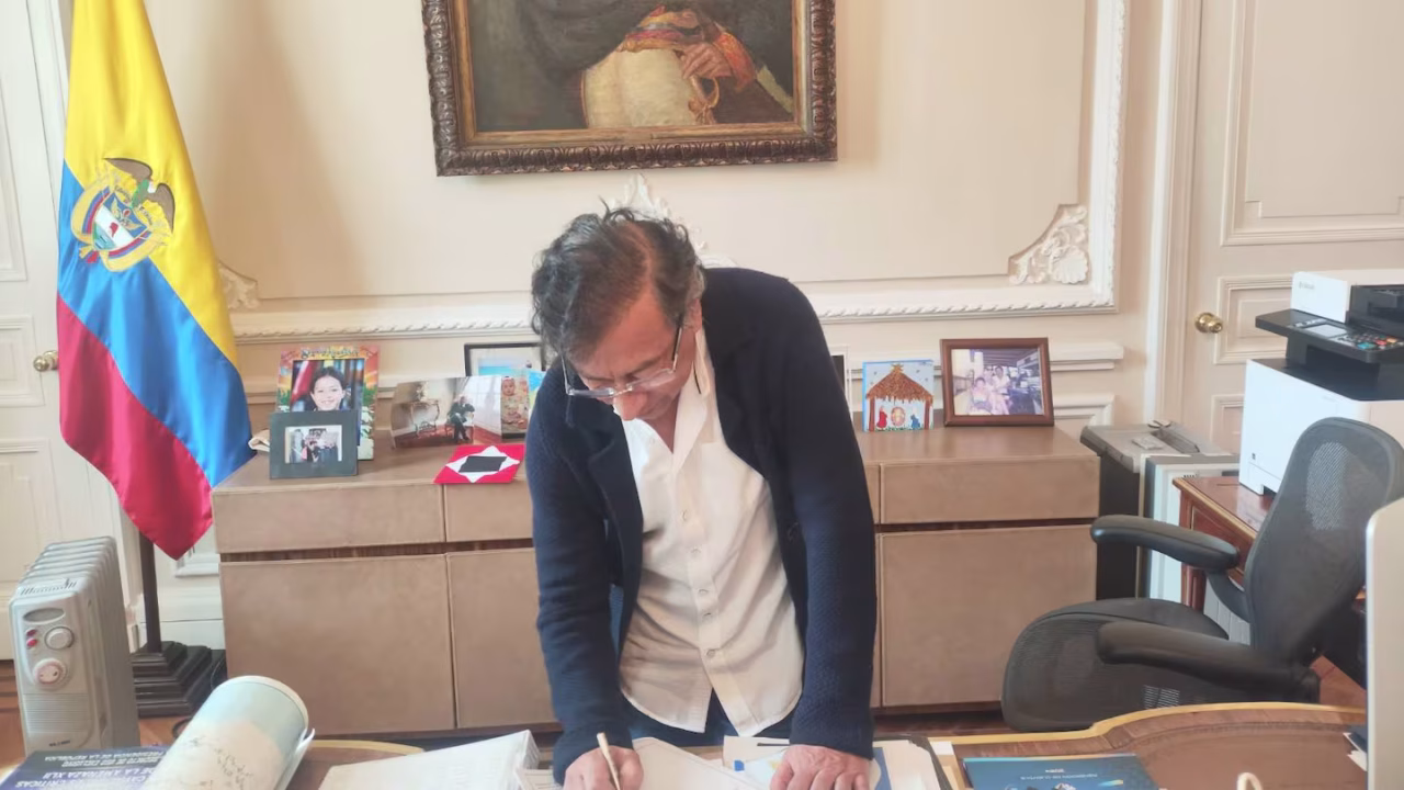 Atención: El presidente Petro ya firmó el decreto de la consulta popular y lo envió a la Corte Constitucional