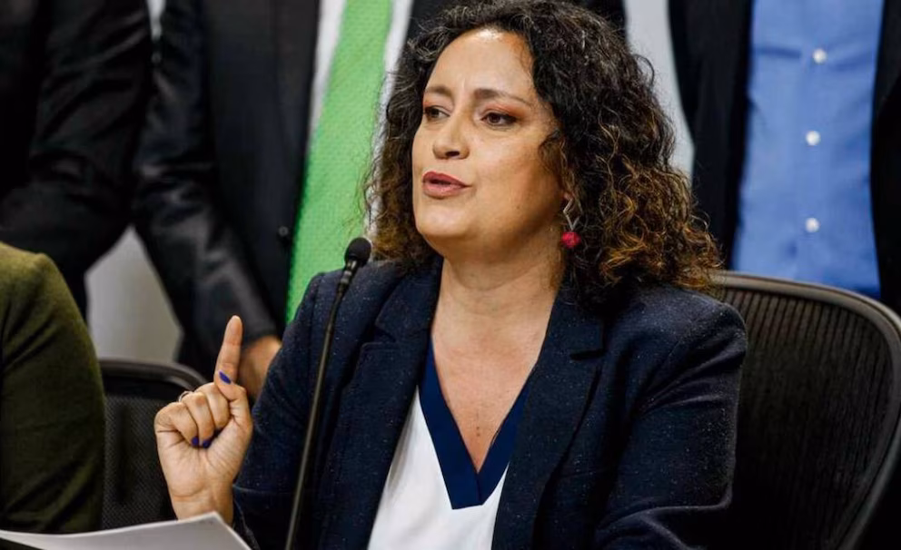 “El gobierno no deja votar la reforma laboral, solo están quemando tiempo”: Angélica Lozano