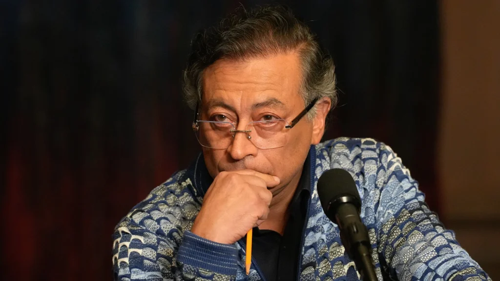 Equivale-a-un-golpe-de-Estado-preocupacion-institucional-en-Colombia-por-consulta-via-decreto-anunciada-por-el-presidente-Petro.webp