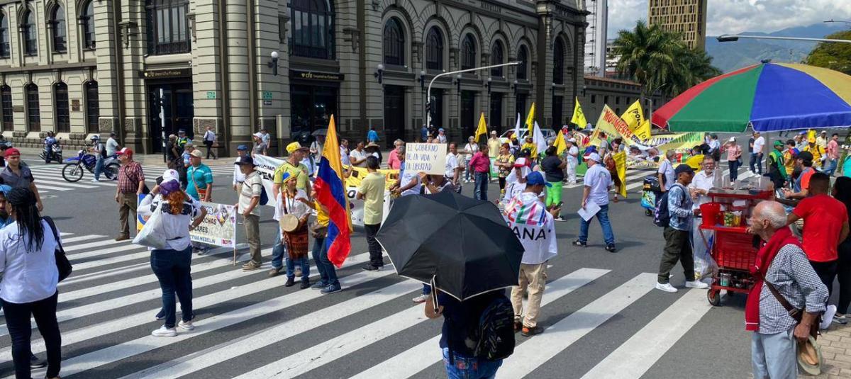 ¿Están ofreciendo transporte y refrigerio para marcha de Petro en Medellín? Pacto Histórico responde