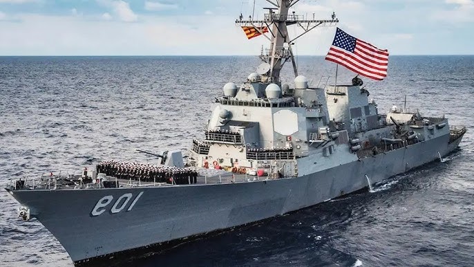 Estados Unidos desplegó destructores con misiles guiados cerca al límite del mar de Venezuela, dicen fuentes a Reuters