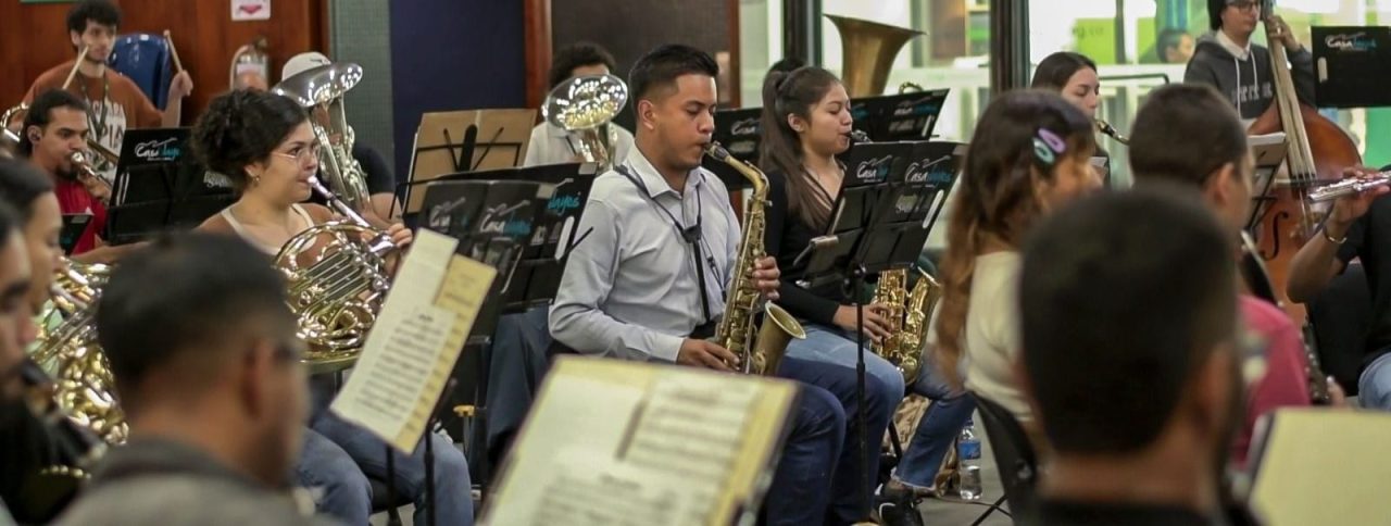 La-Casa-de-la-Musica-del-Parque-de-los-Deseos-celebra-20-anos-de-ritmo-arte-y-transformacion-en-Medellin-1280x484.jpeg