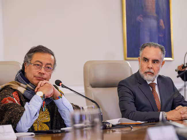 Bancos empiezan a bloquear productos financieros a Petro y Benedetti tras quedar en la lista OFAC