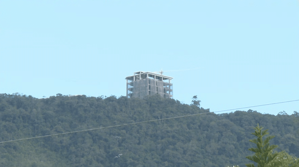 ¿De uso público o privado? Sigue la controversia por lote usado para construcción en Alto de Las Palmas.