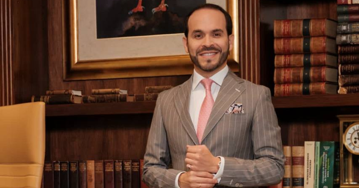 “Voy a derrotar al heredero de la guerrilla”: Abelardo De la Espriella reacciona a resultados de encuesta que favorecen a Iván Cepeda