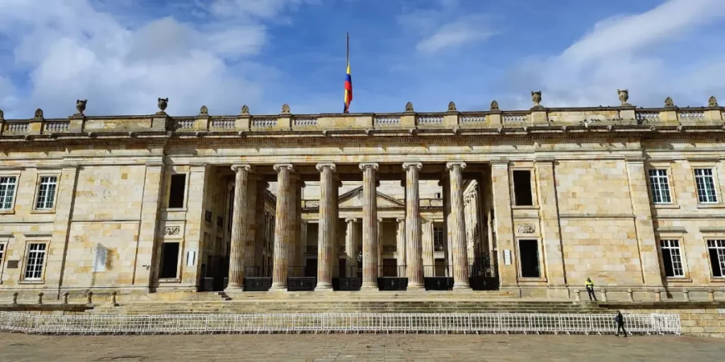 Escándalo en INVÍAS: más de 30 congresistas en la mira de la Corte, entre ellos el antioqueño Daniel Restrepo