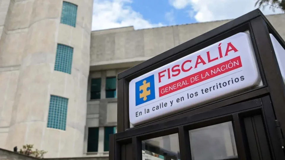 Fiscalía revoca suspensión de órdenes de captura contra 16 de los 23 criminales de Medellín