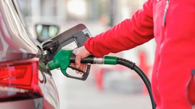 MinMinas aseguró que en junio habría aumento en el precio de la gasolina