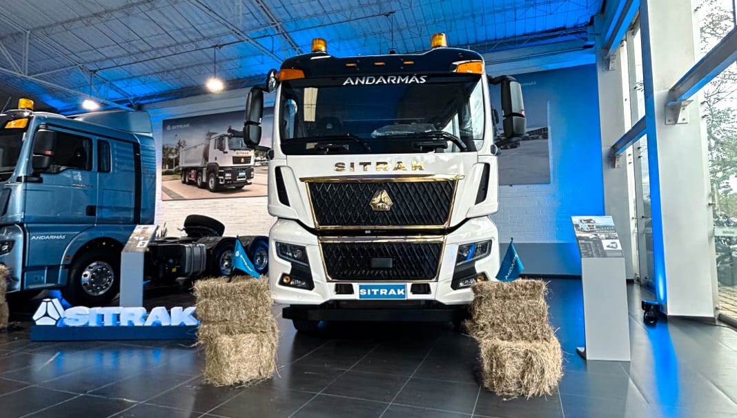 ANDARMAS-presenta-oficialmente-SITRAK-en-Medellin-una-nueva-apuesta-para-el-transporte-pesado-con-el-respaldo-de-52-anos-de-trayectoria.jpeg