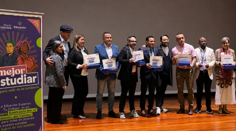 El-Ministerio-de-Educacion-Nacional-reconoce-a-la-IU-Digital-por-llevar-educacion-superior-a-los-territorios-donde-mas-se-necesita.jpg