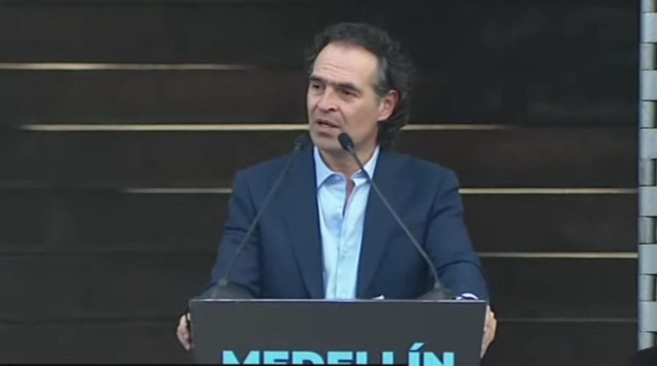 Federico-Gutierrez-entrego-mas-pruebas-de-los-casos-de-presunta-corrupcion-en-la-administracion-de-Daniel-Quintero-1280x714.jpeg