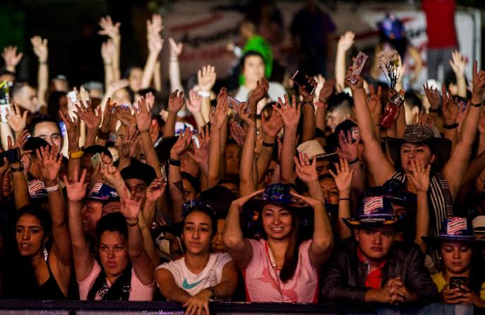 Programación y artistas de los tablados en Belén y La Candelaria en la Feria de las Flores 2026