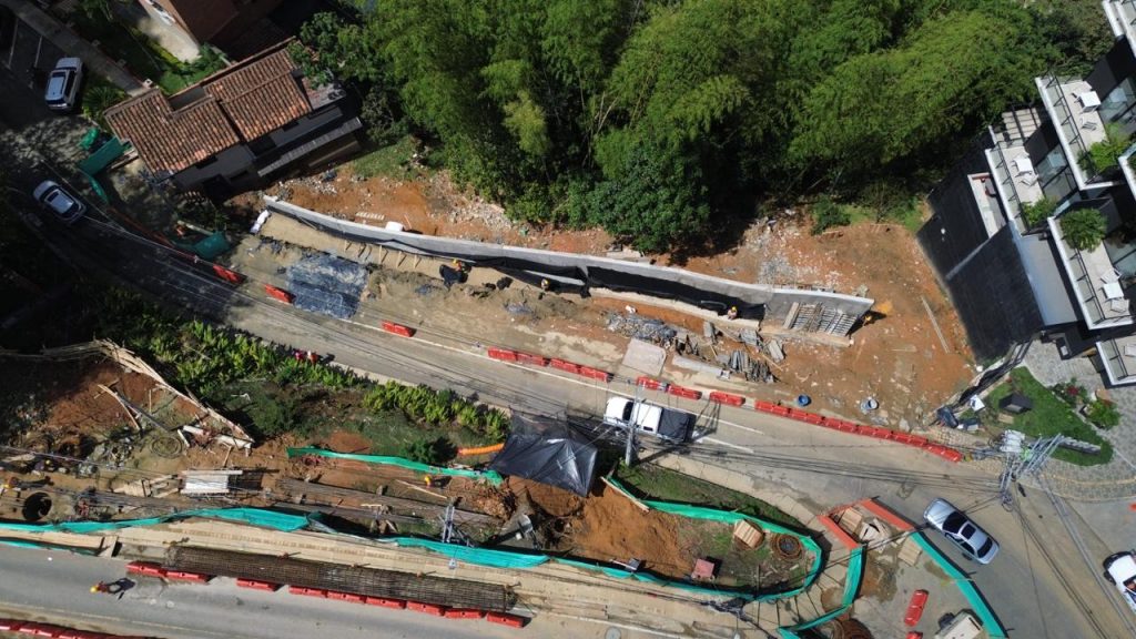 Avanza en un 39 % el paso a desnivel de la loma de El Tesoro con la vía Linares, obra clave para el sur de Medellín