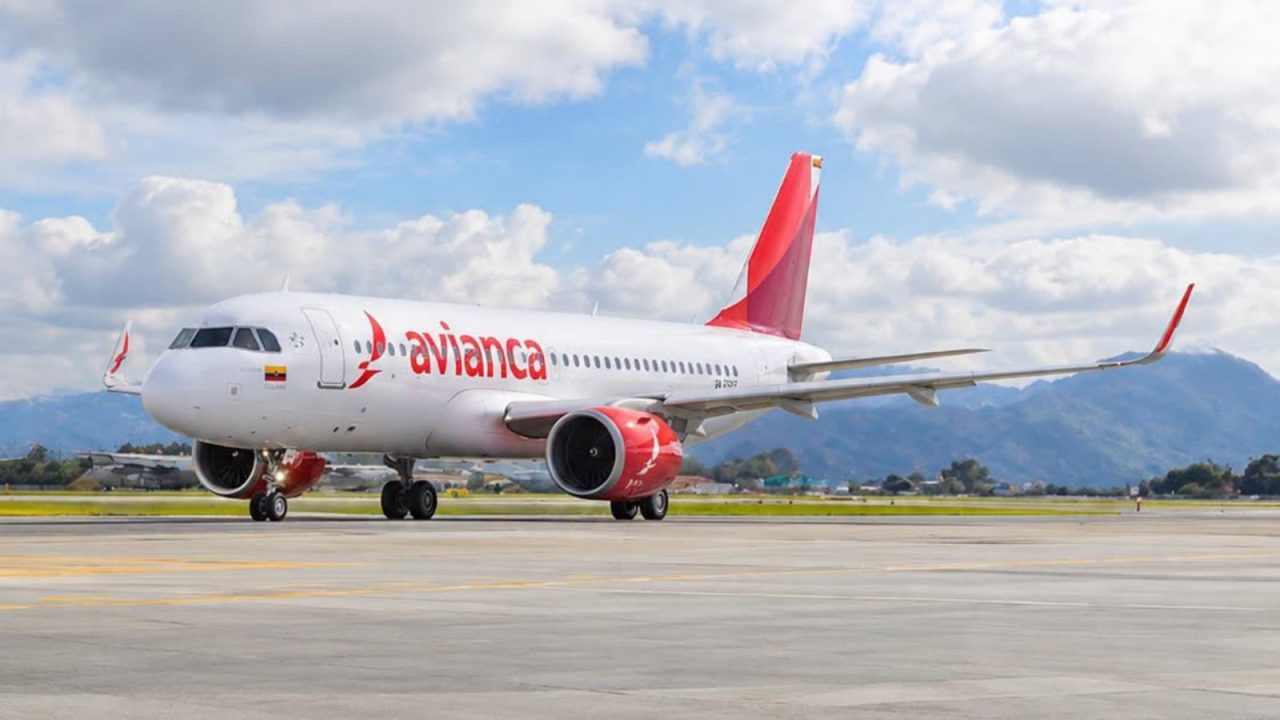 Vuelo de Avianca entre Medellín y Nueva York aterriza de emergencia en Miami por severa turbulencia: hay lesionados